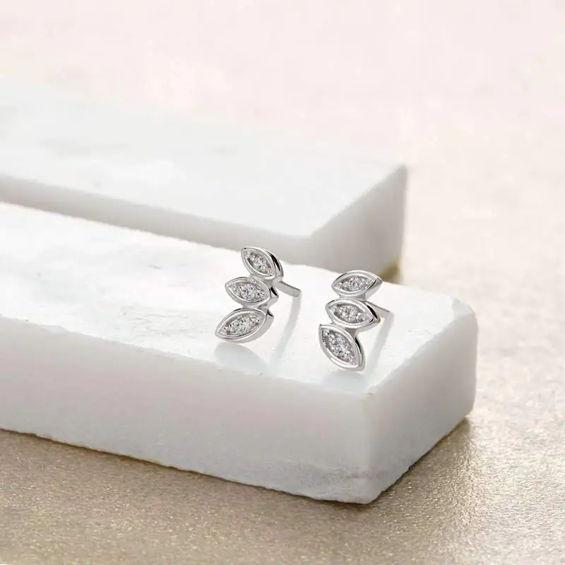 earrings-sparkling-three-petal-earrings-5_800x800