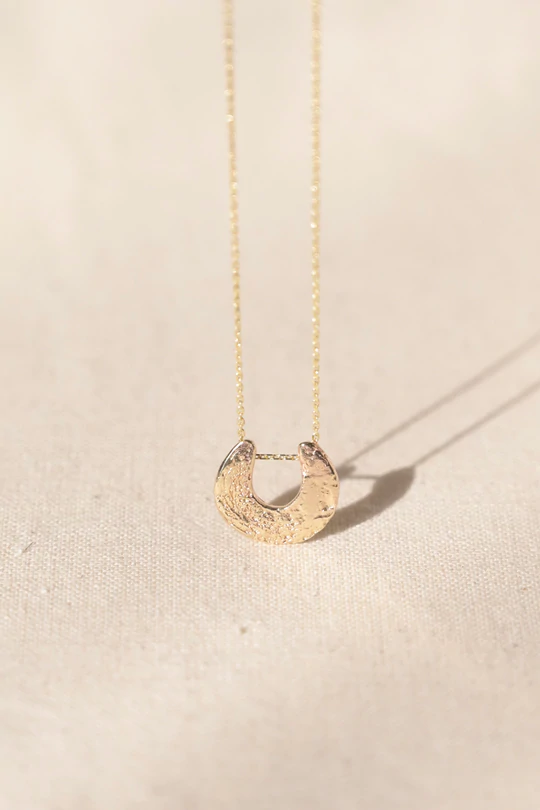 9ctGoldMoltenCurveNecklacefrontsml_540x