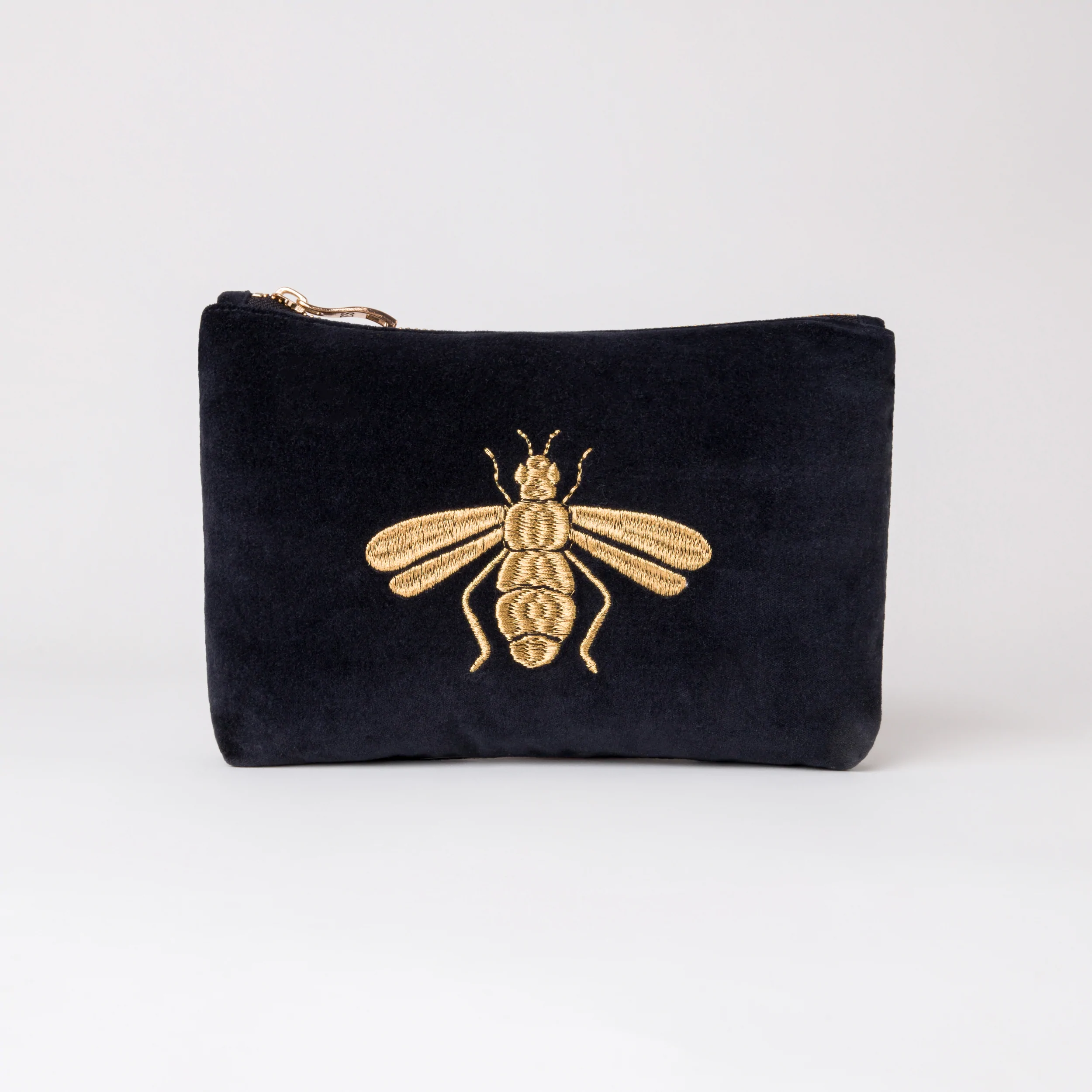 honey-bee-charcoal-mini-pouch-001