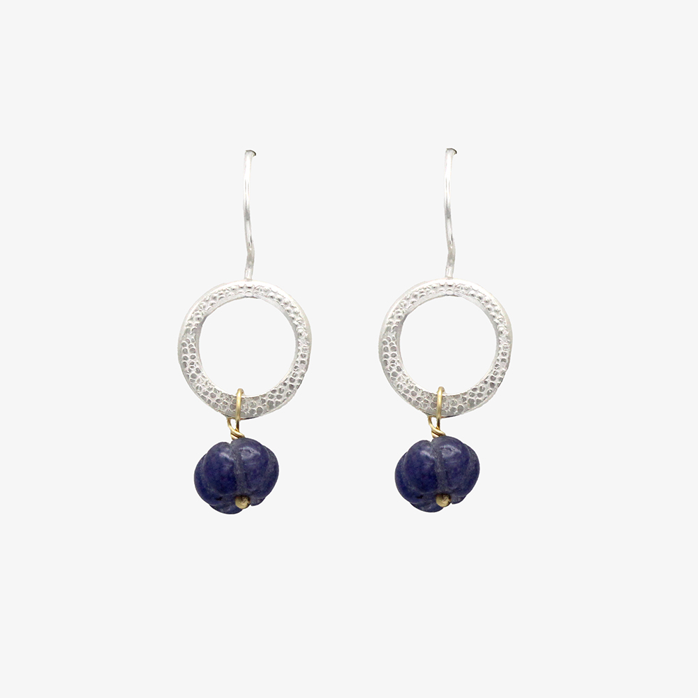 Adele_Taylor_carved_blue_sapphire_drop_earring