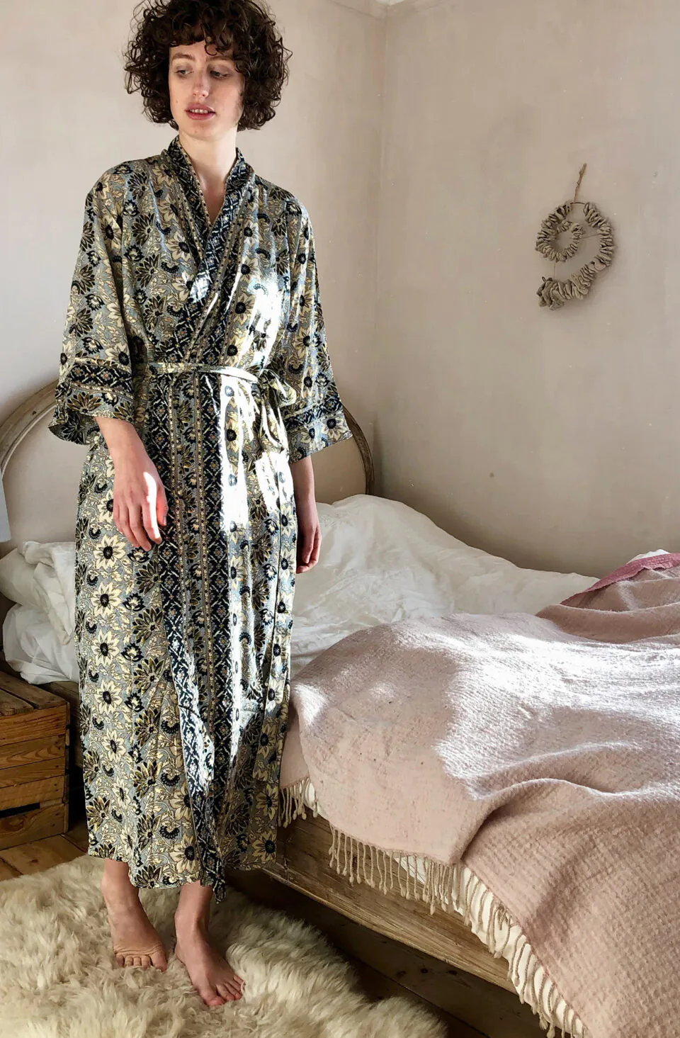 Buy PRODESIGN Long Kimono Robe Satin Sleepwear Blouse Silky Bathrobe  Nightgown Floral Crane Kimono Cardigan Cover Up, Red, One Size Online at  Low Prices in India - Amazon.in
