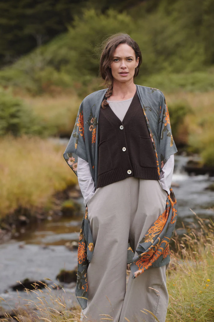 Chrysanthemum-Grey-Wool-Throwover_2