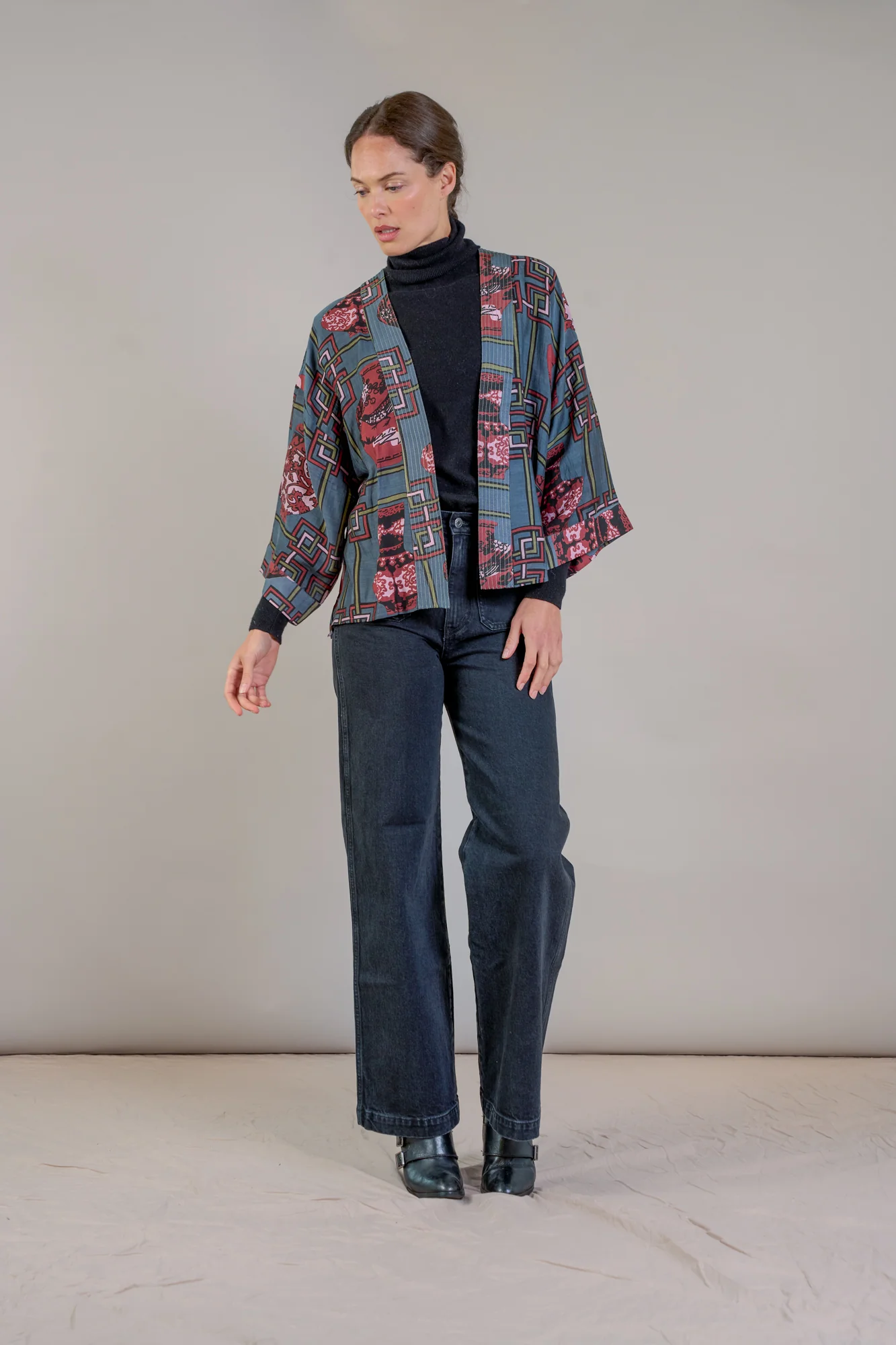 Ginger-Jar-Kimono_3_f7a64d7e-71b5-465f-84fd-80f43ecc51fc