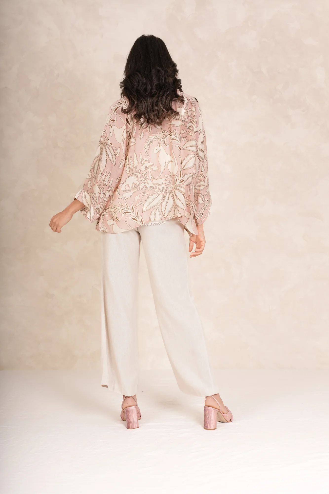 Sphinx-Pink-Short-Kimono_4