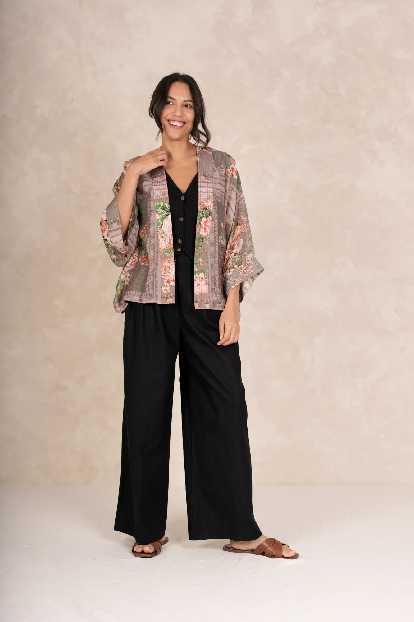 Neon-Rose-Short-Kimono_3